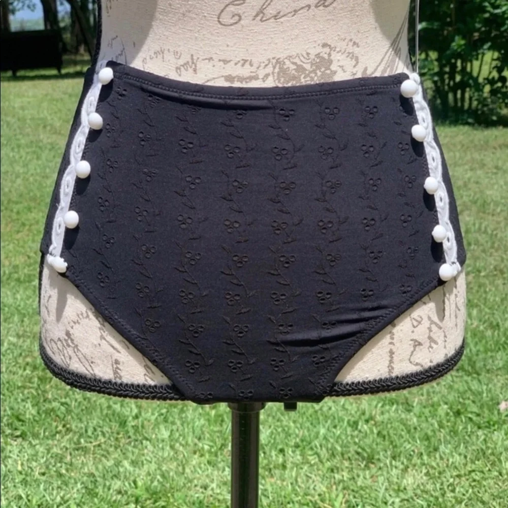 💋NWT Morgan Lane Vintage High-Rise Scalloped Eyelet 2Pc Bikini - Picture 5 of 13